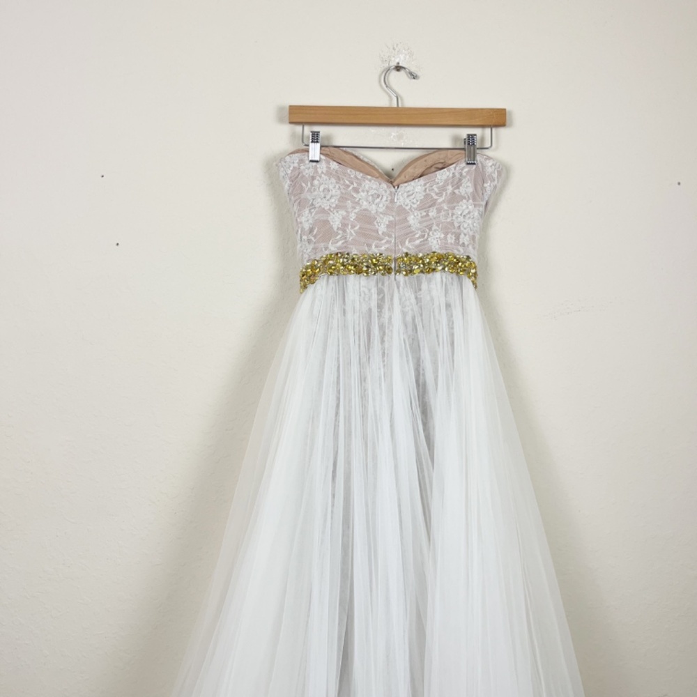 Sherri Hill White Lace Strapless Gown Size 4 - Picture 6 of 7